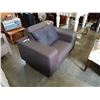 Image 2 : LARGE MODERN ARMCHAIR