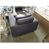 Image 3 : LARGE MODERN ARMCHAIR
