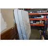 Image 2 : BEAUTYREST QUEENSIZE MATTRESS AND BOX SPRING
