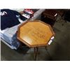 Image 2 : ANTIQUE OAK CONVER-TABLE BRASS PAW FOOT MADE IN CANADA