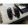 Image 2 : PAIR OF TRAIL EXPLORER 25 INCH SNOW SHOES