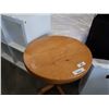 Image 2 : ROUND MAPLE ENDTABLE