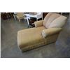 Image 1 : UPHOLSTERED CHAISE