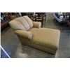Image 3 : UPHOLSTERED CHAISE