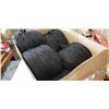 Image 2 : Box of black new zealand wool yarn