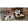 Image 1 : 3 boxes of novelty mugs and bottles