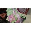 Image 3 : BOX OF LINENS AND QUILTS, AND 2 BAGS OF PILLOWS