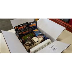 TRAY OF HOTWHEELS AND DIE CAST CARS AND TRUCKS