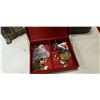 Image 2 : 3 Jewelry boxes with contents