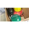 Image 4 : BOX OF TINS, ELECTRIC FIREWORKS LIGHT