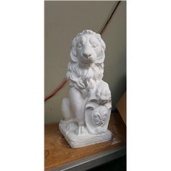 SOLID CAST LION FIGURE