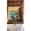 Image 4 : JEWELRY BOX WITH CONTENTS