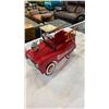 Image 3 : JEEP TIN PICKUP TRUCK AND METAL FIRE TRUCK