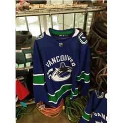 ADIDAS PRO AUTHENTIC VANCOUVER CANUCKS W/ FIGHT STRAP HOCKEY JERSEY SIZE 52