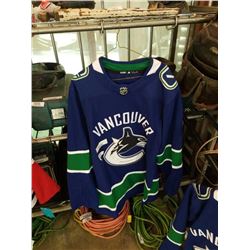 ADIDAS PRO AUTHENTIC VANCOUVER CANUCKS W/ FIGHT STRAP HOCKEY JERSEY SIZE 52