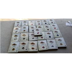 25 ASSORTED TEAM NHL JERSEY STARHANGERS - RETAIL $625