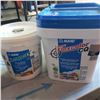 Image 2 : 3 tubs of new grout