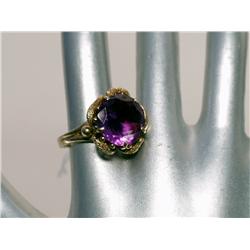 Jewelry: Amethyst and 10K Gold Ring