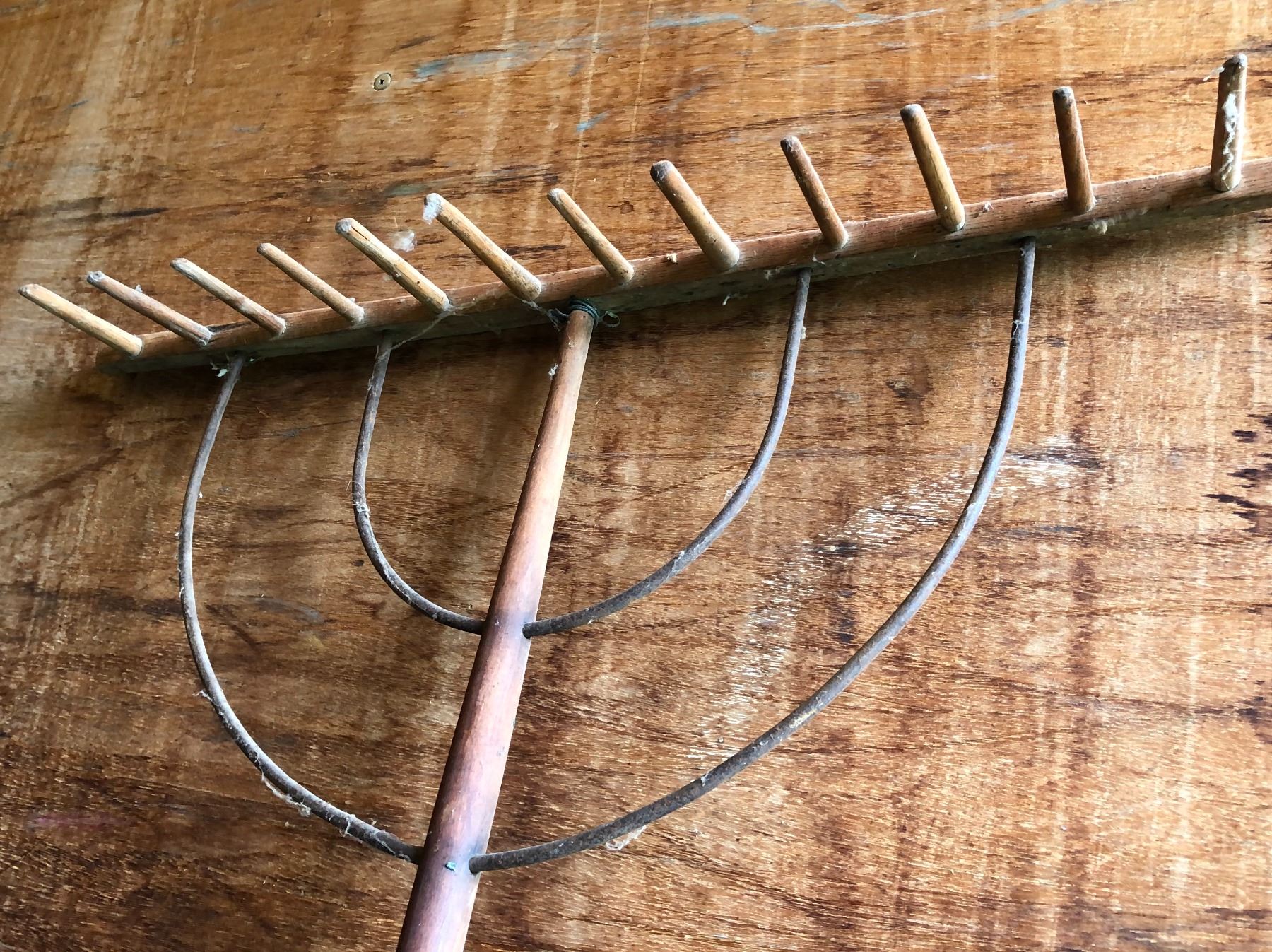 ANTIQUE WOODEN RAKE - Kidd Family Auctions