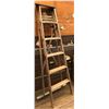 Image 1 : 6' WOOD STEP LADDER