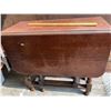 Image 3 : ANTIQUE GATE LEG TABLE