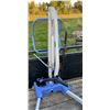 Image 1 : HOYER HYD PATIENT LIFT W/ SLINGS - MINIMAL USE