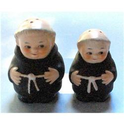 2 pc HUMMEL GOEBEL FRIAR TUCK SALT AND PEPPER #1137553