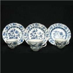 Grouping of Meissen blue onion including thr