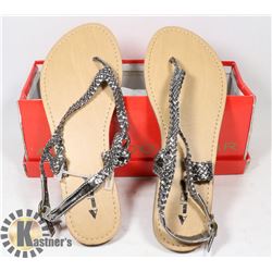 SILVER FLATS, SIZE - 7.5