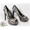 Image 1 : BLACK & GREY SNAKESKIN STILETTOS, SIZE - 6