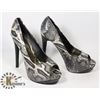 Image 1 : BLACK & GREY SNAKESKIN STILETTOS, SIZE - 7