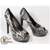 Image 1 : BLACK & GREY SNAKESKIN STILETTOS, SIZE - 7