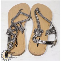 SILVER FLATS, SIZE - 8