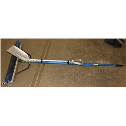 BUNDLE WITH SHOVEL, WORKSHOP BROOM
