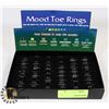 Image 1 : RETAIL DISPLAY OF MOOD TOE RINGS