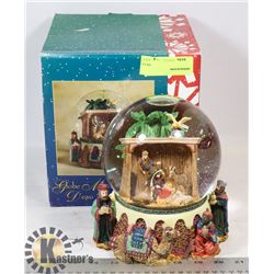 HAND CRAFTED MUSICAL WATER GLOBE