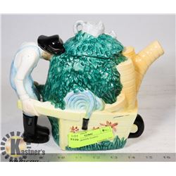 TIRED GARDNER TEAPOT