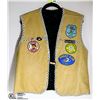 Image 1 : VINTAGE LEATHER VEST W/COLLECTIBLE PINS