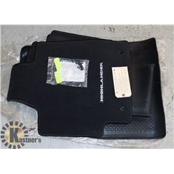TOYOTA HIGHLANDER FACTORY FLOOR MATS- SET OF 5