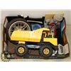 Image 1 : BOX OF ESTATE ITEMS TONKA WIZARD OZZ