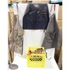 Image 1 : K4) BAILIFF SEIZURE: CRATE W/ 5 ASSORTED APRONS