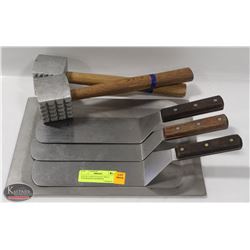 LOT W/ 3 SPATULAS & 2 MEAT TENDERIZER HAMMERS