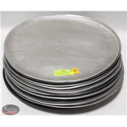 GROUP OF 18 ASSORTED SIZED ALUMINUM PIZZA PANS
