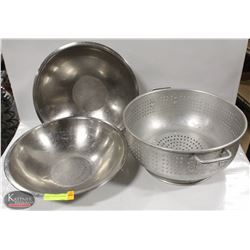 LARGE COLANDER & 2 S/S BOWLS- ALL 15"