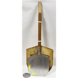 LOT OF 3 VARIOUS PIZZA PADDLES