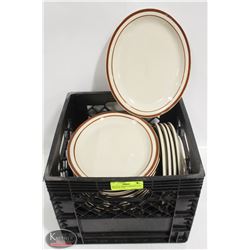 CRATE OF APPROX 24 BROWN OVAL DINNER PLATES