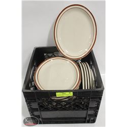 CRATE OF APPROX 24 BROWN OVAL DINNER PLATES