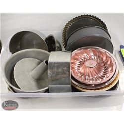 TOTE OF BAKING FORMS & PANS