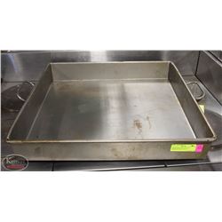 THREE STRAP HEAVY DUTY ROASTING PAN 21" X 21"