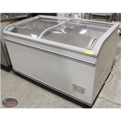 MEGA-TOP LARGE CAPACITY CHEST FREEZER W/ CURVED